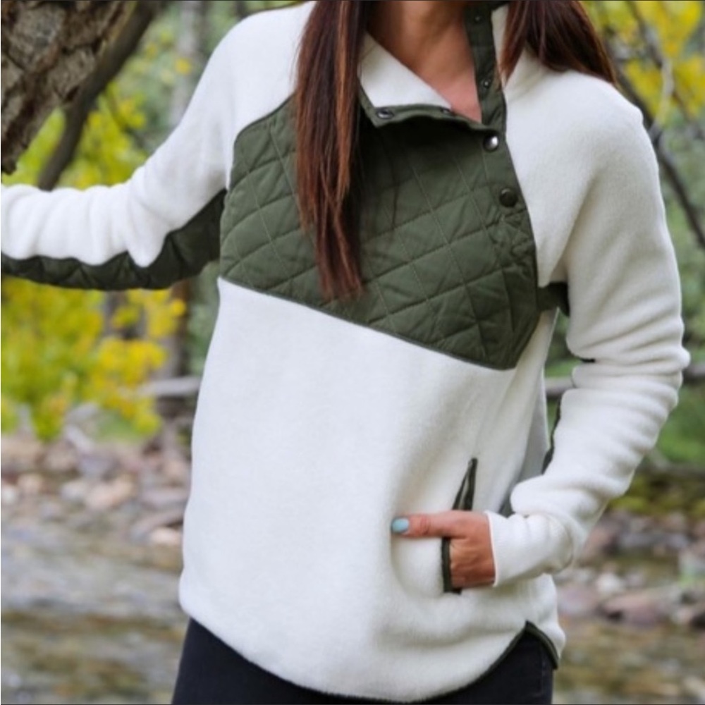 Abercrombie and Fitch Asymmetrical snap up fleece Size Small - Picture 1 of 8